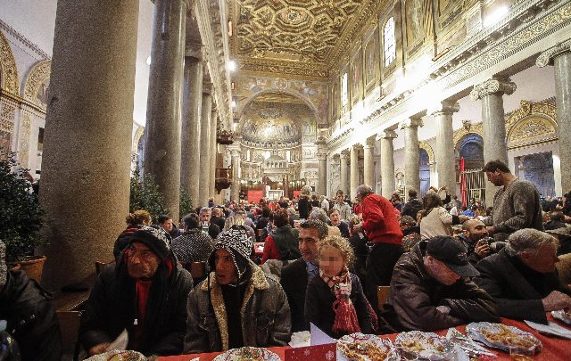 Natale, 60.000 ai Pranzi con i poveri di Sant'Egidio