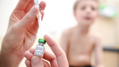 vaccini no vax padre madre