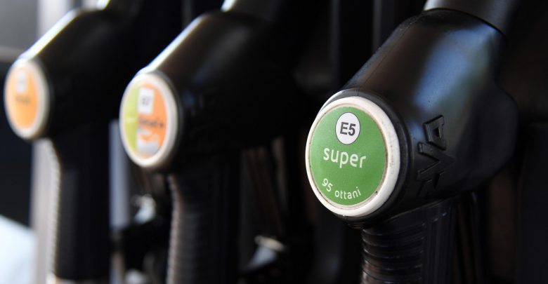 Carburanti benzina 2 euro