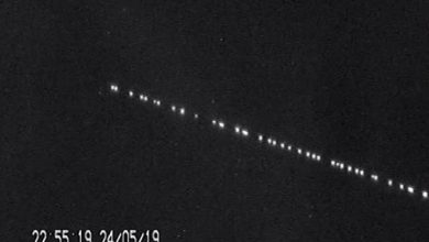traccia luminosa cielo ufo starlink space x satelliti