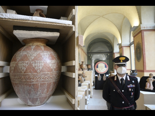 Πολιτιστική κληρονομιά και Carabinieri Tpc, 201 κομμάτια στο σπίτι από τις Η.Π.Α